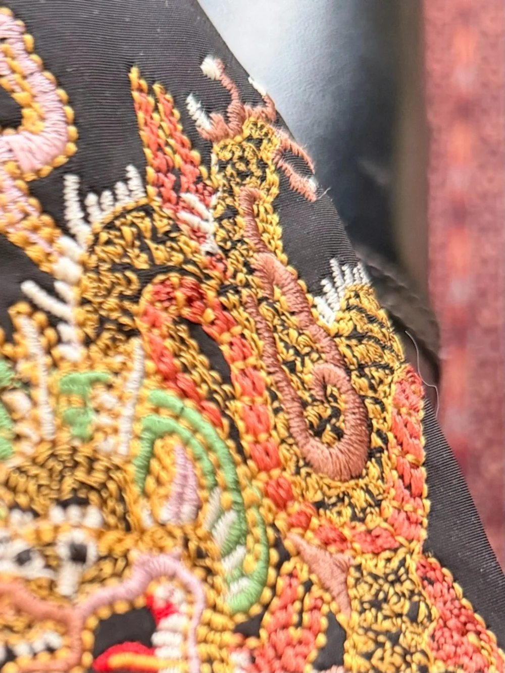 ***VINTAGE***  Y2K bebe Embroidered Dragon Platform Slide Sandals Size 9 - Picture 5 of 7